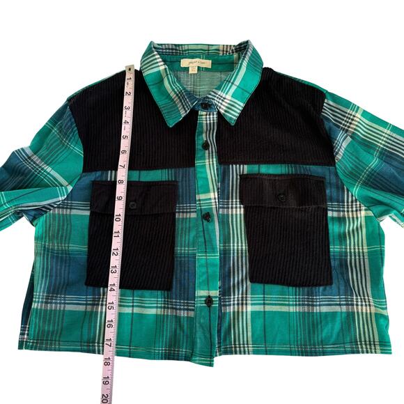 Paper + Tee Green and Black Cropped Plaid Button Up Shirt Juniors Size XL - Picture 4 of 6